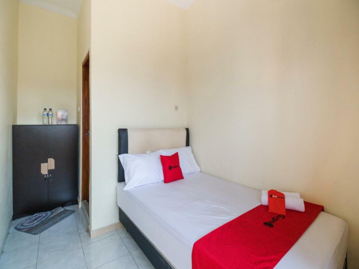 Guest house Reddoorz @ Nologaten Ambarukmo Yogyakarta